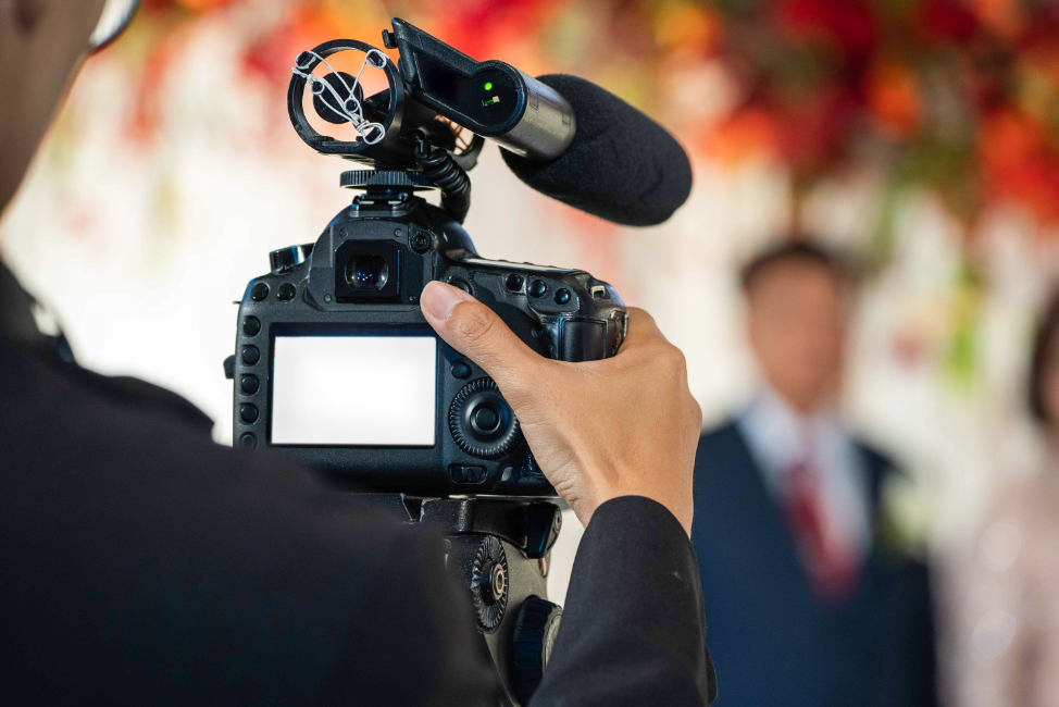 Use of modern technology in wedding videography